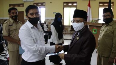Photo of BKD-PSDM Lombok Utara Menyerahkan 225 SK CPNS  Formasi Tahun 2019