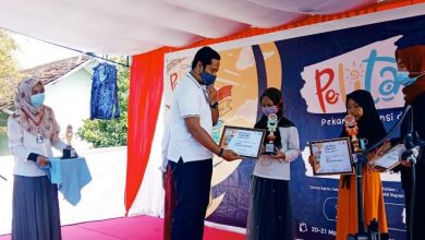 Photo of Pelita Anak Desa Santong: Kolaborasi Duta Damai dan Karang Taruna Desa Santong Sebarkan Pesan Damai