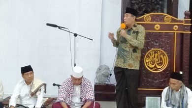 Photo of Polisi Berikan Pengamanan Bupati Lombok Utara Safari Ramadhan di Kecamatan Pemenang