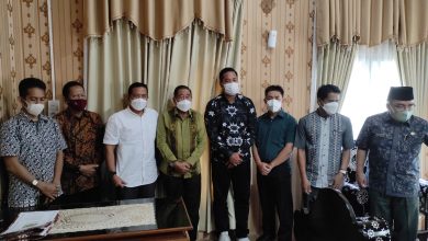 Photo of Pemda Lombok Utara Dan PT DIU Tanda Tangani Kontrak Kerja Pembangunan Kantor Bupati