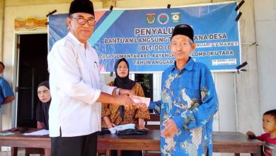 Photo of Desa Gumantar Salurkan BLT-DD Tahap Satu, Dua Dan Tiga Untuk 37 Orang