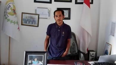 Photo of Pemdes Segara Katon Berikan Bibit Kacang Tanah Ke Petani Dari Anggaran Ketahanan Pangan
