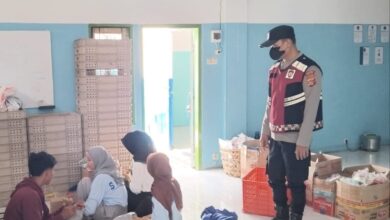 Photo of Polsek Bayan Monitoring Program Makan Bergizi Gratis untuk Siswa Sekolah di Kecamatan Bayan