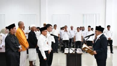 Photo of Kado Akhir Tahun Bupati Lombok Utara Lantik 58 Pejabat