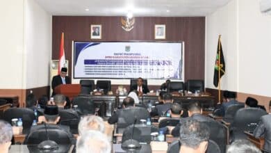 Photo of Pandangan Umum Fraksi DPRD Lombok Utara terhadap Tiga Raperda Strategis Wabup Sampaikan Jawaban Exsekutif