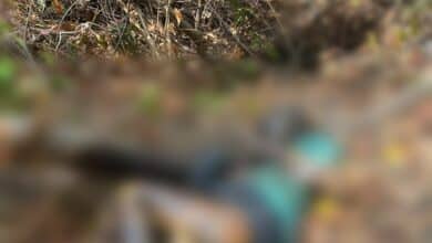 Photo of Warga Temukan Mayat Tak Dikenal di Bukit Lendang Luar Desa Malaka Polisi Lakukan Evakuasi